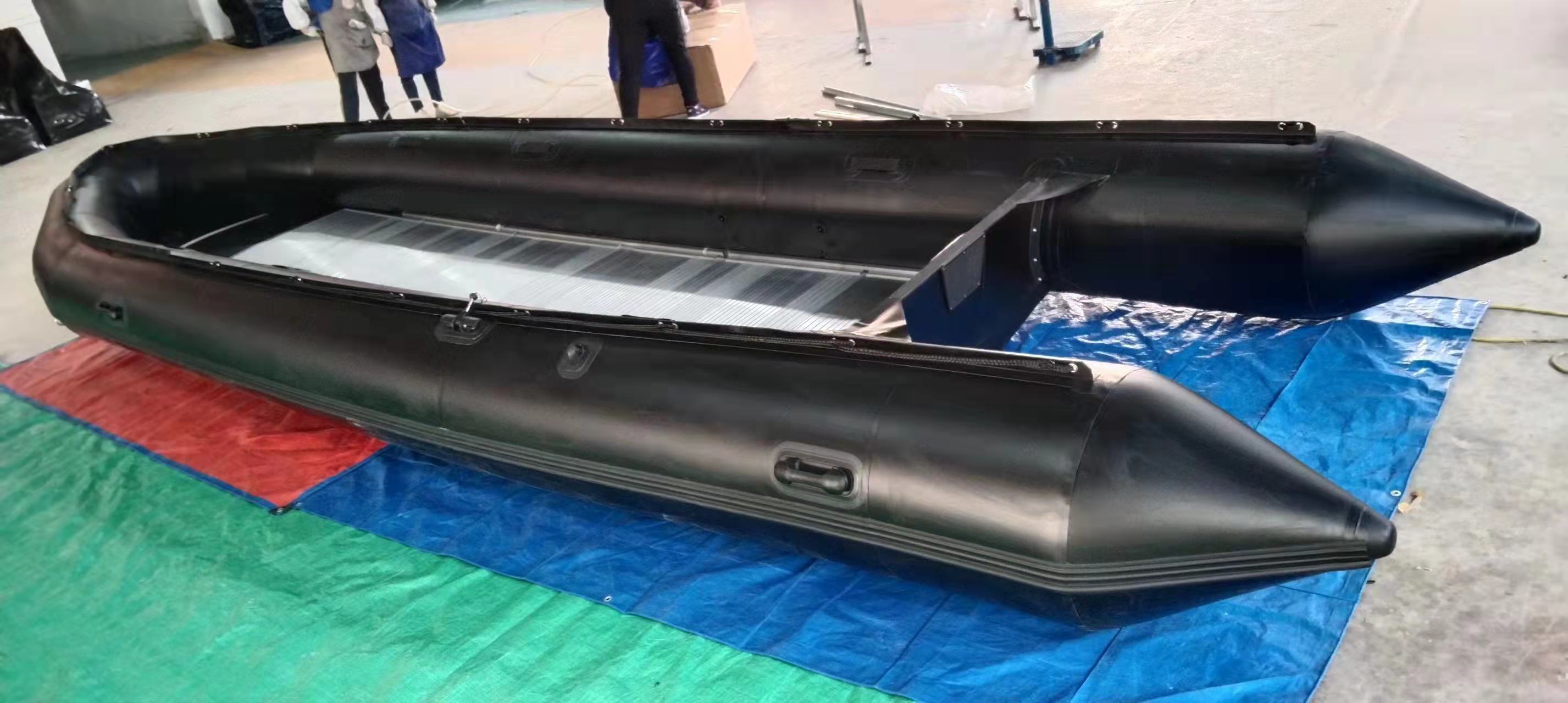 Barco inflable de material de PVC de 20 pies con motor fueraborda